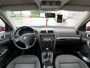 SKODA OCTAVIA (7 фото из 9)