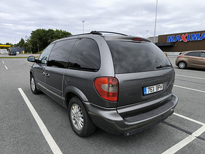 Chrysler Voyager (3 фото из 14)