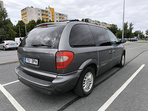 Chrysler Voyager (5 фото из 14)
