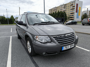 Chrysler Voyager (7 фото из 14)
