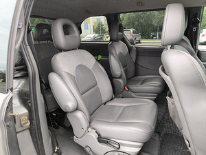 Chrysler Voyager (10 фото из 14)