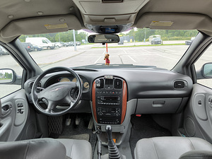 Chrysler Voyager (8 фото из 14)
