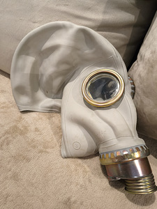 Polish GP 5 Gasmask (1 foto / 2)