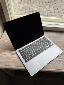 MacBook Air M3 13,6" 24GB 512GB Midnight (1 foto / 3)