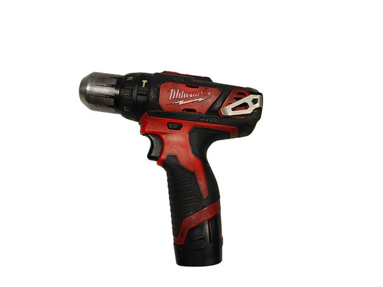Акудрелль Milwaukee M12 BPD + Акку