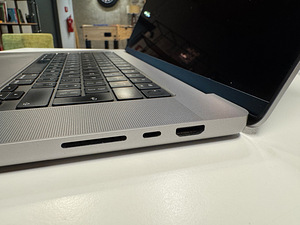 MacBook Pro M1 16" 32GB 1TB (2 фото из 9)