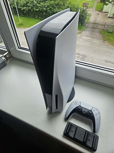 PlayStation 5 версия с дисководом (2 фото из 3)