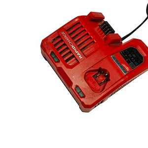 Зарядка Milwaukee M12-18FC Fast Charge (2 фото из 10)