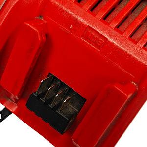 Зарядка Milwaukee M12-18FC Fast Charge (5 фото из 10)