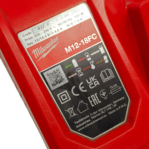 Зарядка Milwaukee M12-18FC Fast Charge (9 фото из 10)