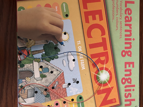 Elektrooniline õppemäng Lectron - Learning English / Электр