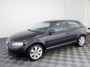 Audi A3 Comfortline 1.6 75kW (2 foto / 7)