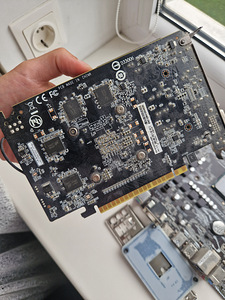 Продаётся 1050 Ti (2 фото из 2)