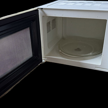 Livia MWO17WH mikrolaineahi 700W 17L