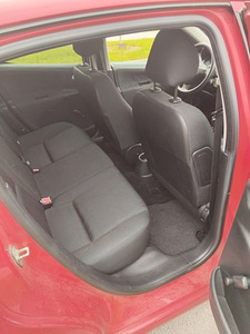 Peugeot (5 фото из 8)