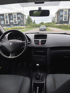 Peugeot (7 фото из 8)