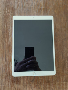 iPad Pro 10.5" 256 GB Wi-Fi (5 foto / 6)