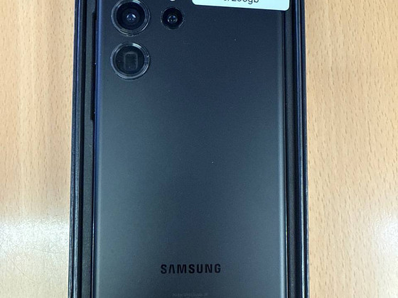 Samsung Galaxy S23 Ultra 8/256Gb Black в очень хорошем состоянии