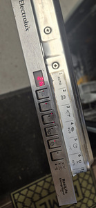 Встраиваемая посудомоечная машина Electrolux (3 фото из 4)