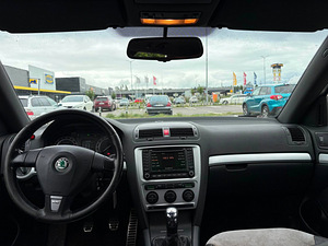 SKODA OCTAVIA VRS 2.0 125KW (9 фото из 12)