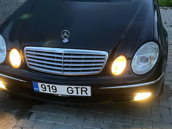Mercedes Benz E270