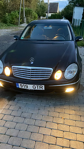 Mercedes Benz E270 (1 фото из 1)