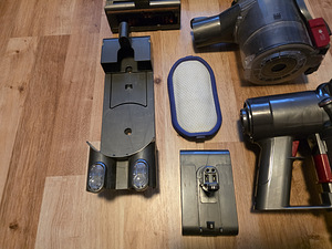 Dyson V7 (5 фото из 5)