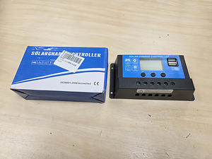 Päiksepaneeli kontroller 12/24V 10A (1 foto / 3)