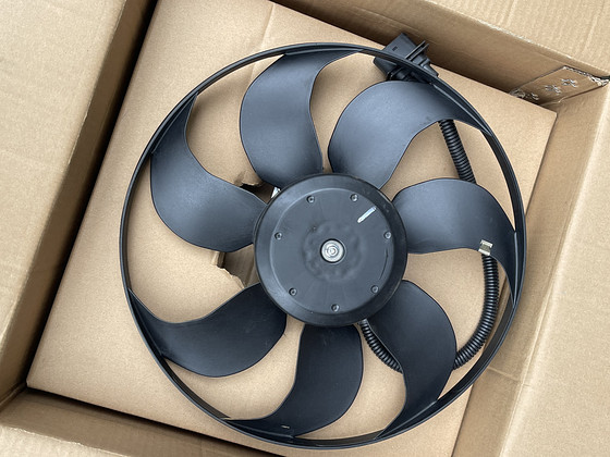 Thermotec D8W040TT Audi TT 1J0959455S uus radiaatoriventilaator