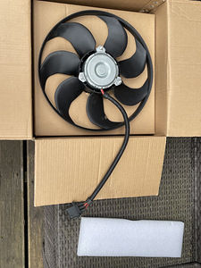 Thermotec D8W040TT Audi TT 1J0959455S uus radiaatoriventilaator (3 foto / 5)
