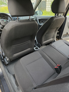 Skoda Fabia Ambition (9 фото из 13)
