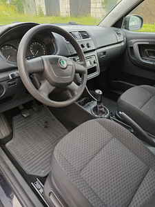 Skoda Fabia Ambition (13 фото из 13)