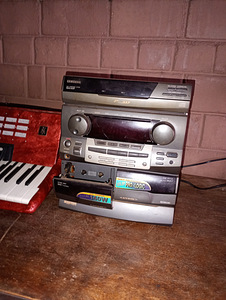 Muusika keskus Samsung cd 3 plaati+ 2 kasetti + raadio (1 foto / 2)