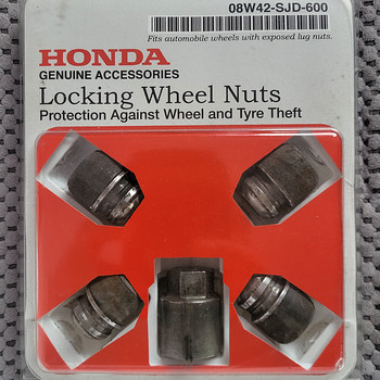 Autovelje turvamutrite komplekt M12x1,5 / Honda originaal