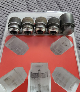 Комплект колесных гаек (секреток) M12x1,5 / Honda оригинал (2 фото из 4)
