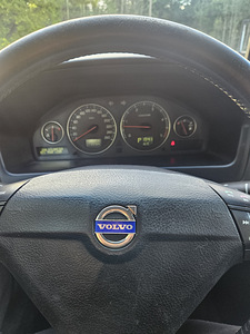VOLVO (2 фото из 15)
