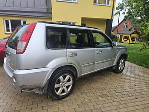 Nissan X-Trail 2007 (4 фото из 6)