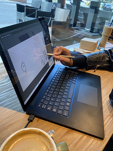 Microsoft Surface Laptop 4 15" i7 (1 foto / 2)