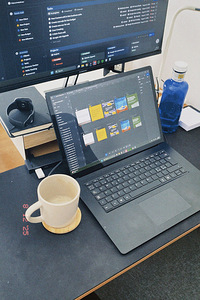 Microsoft Surface Laptop 4 15" i7 (2 foto / 2)