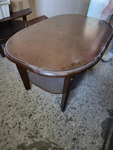 Стол журнальный (1 фото из 2)