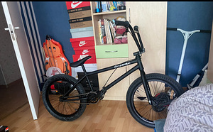 BMX (1 фото из 1)