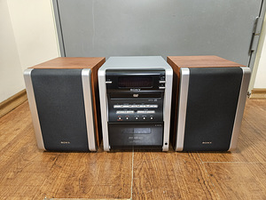 Sony HCD-DV2D mini Hi-Fi (DVD/CD-resiiver) (3 foto / 6)