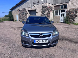 Opel Vectra 1.9 110 кВт (2 фото из 15)