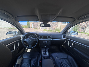 Opel Vectra 1.9 110 кВт (11 фото из 15)