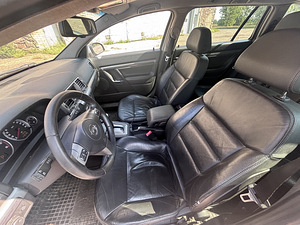 Opel Vectra 1.9 110 кВт (12 фото из 15)