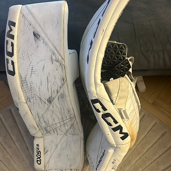 Väravavahi säärekaitsmed CCM axis 2.9 sr 35+2 200.-