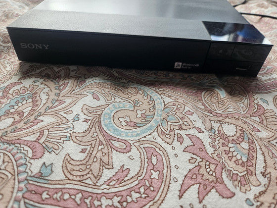 Blu-ray/DVD-плеер Sony BDP-S3700