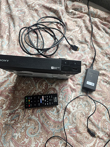 Blu-ray/DVD-плеер Sony BDP-S3700 (3 фото из 4)