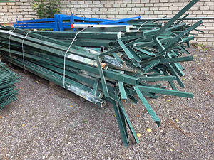 Müüa kasutatud aiapaneelid koos postide komplektiga (3 foto / 4)