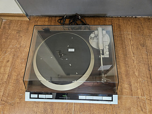 Denon DP-51F Quartz Fully-Automatic Direct-Drive Turntable (2 foto / 7)